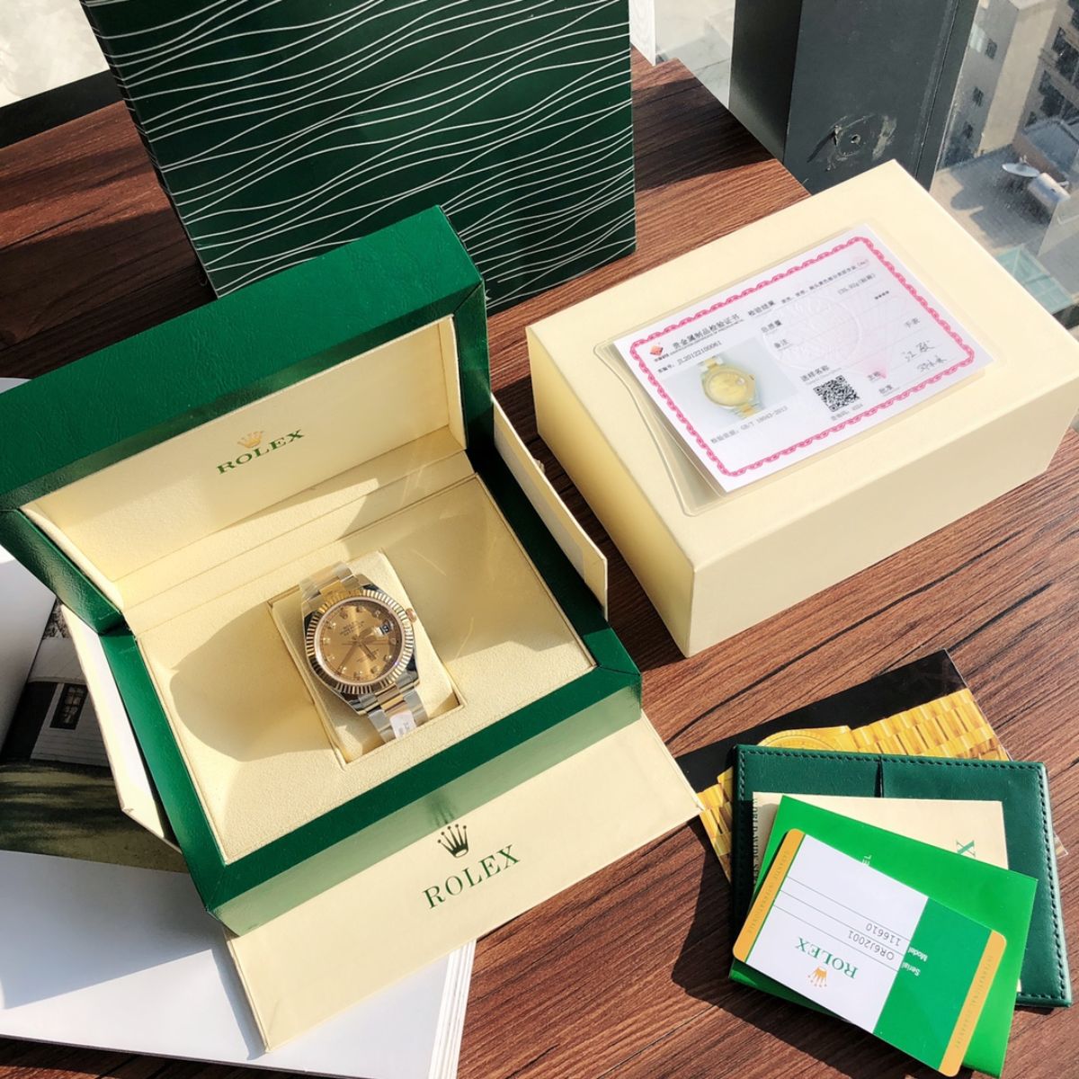 Regency Classic Date 41 mm Timeless Fluted Bezel Champagne colour set with diamonds Dial 126333 7116