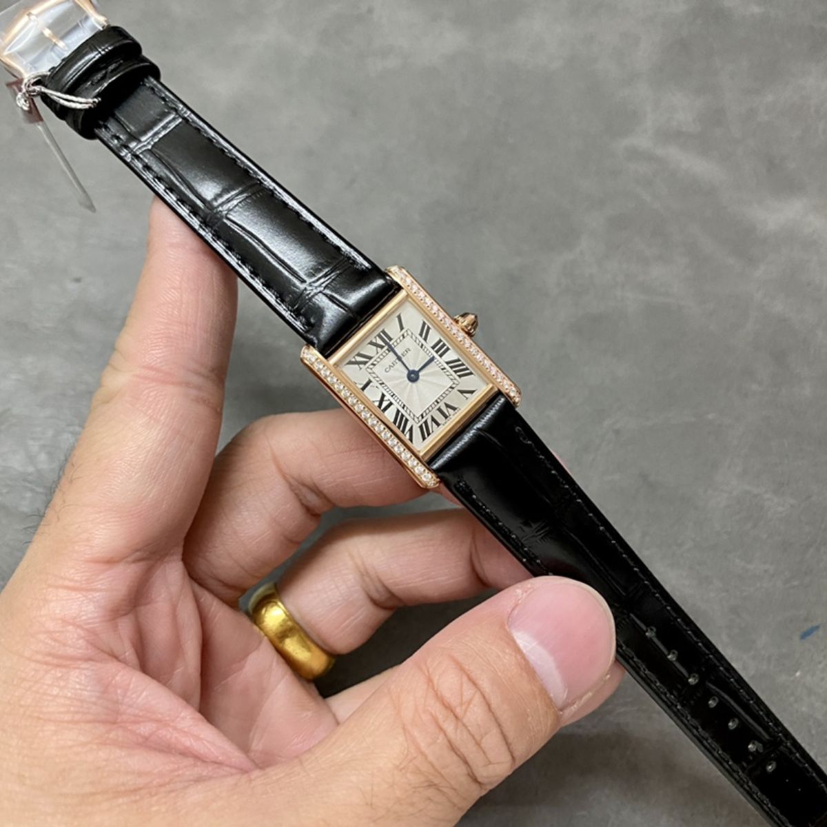 Parisian Rectangular Essential watch 29.5 x 22 mm 7648