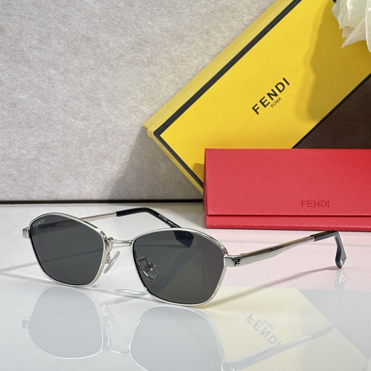 2026 High-End leisure travel versatile sunglasses19040