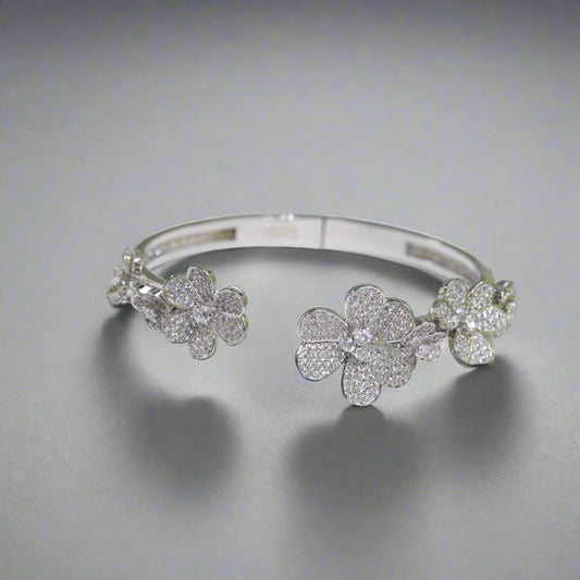 18K Celestial Frivole Seven Bracelet