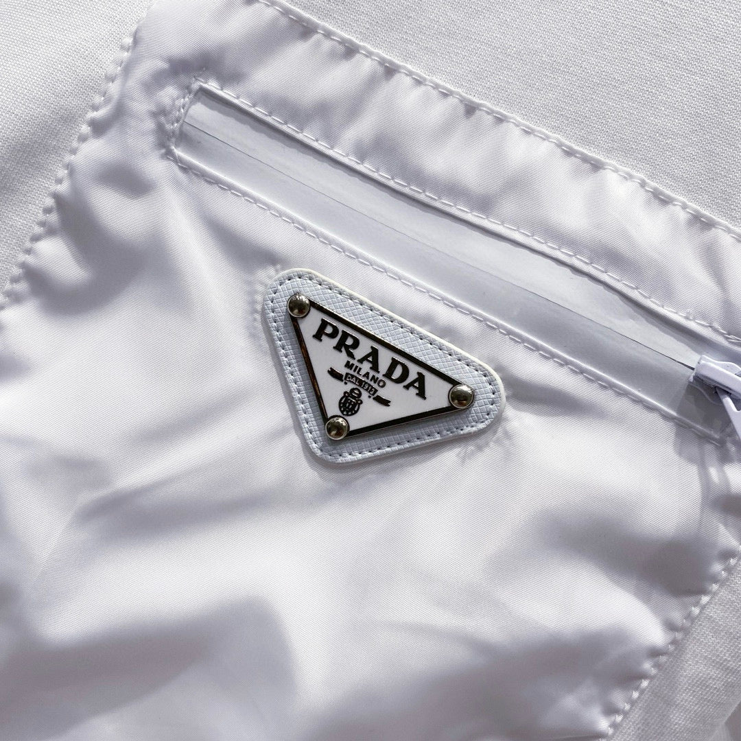 Metal logo carry pocket t-shirt