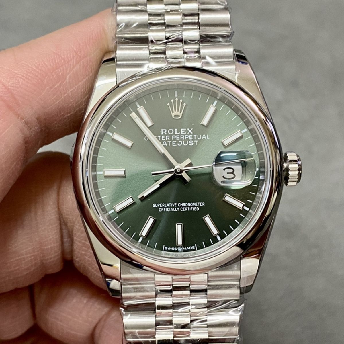 Regency Classic Date 36 mm Five-Link Domed Bezel Mint green Dial 126200 4288