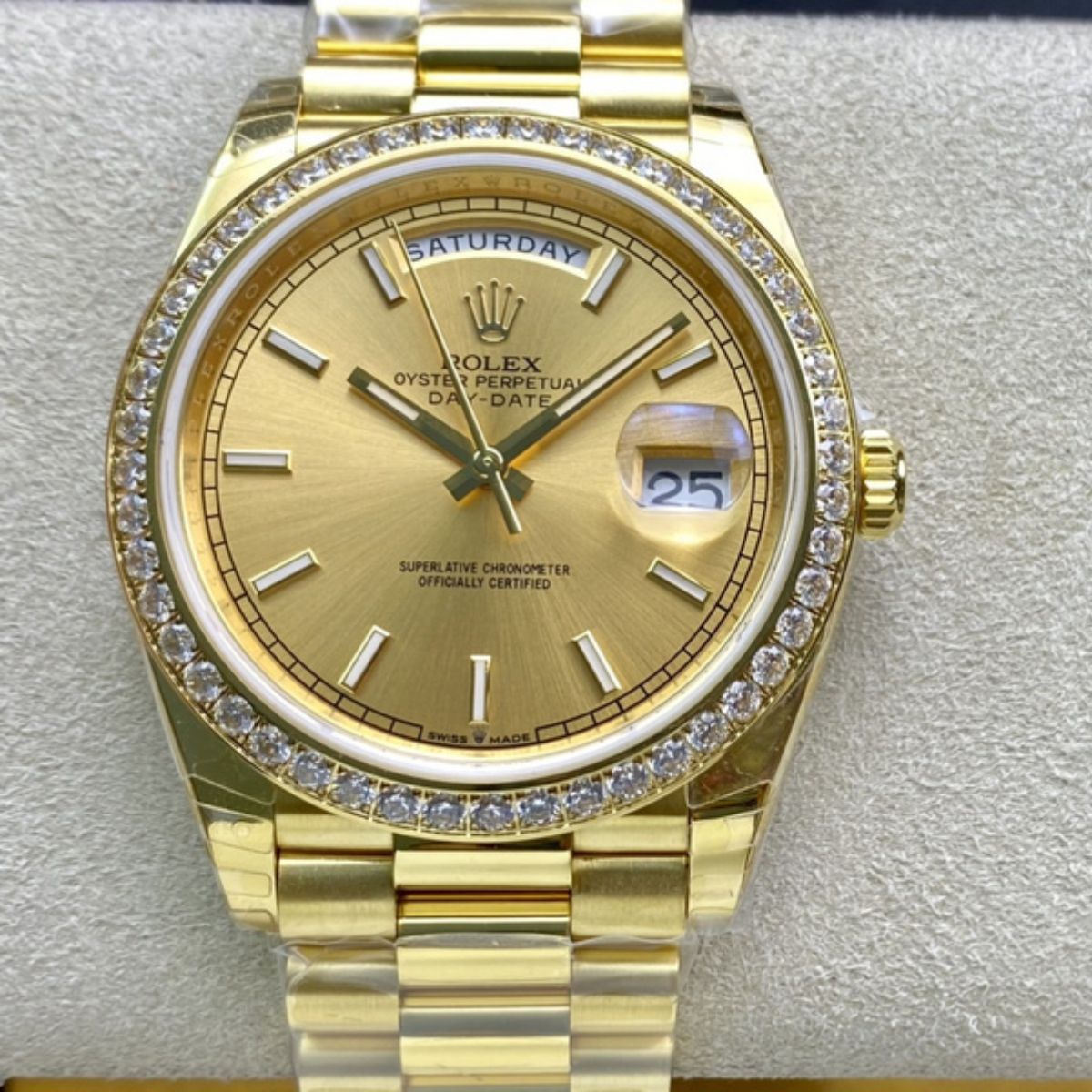Regency Weekday 40 mm Weekday Brilliant diamond set Bezel Champagne colour Dial 228348RBR 8306