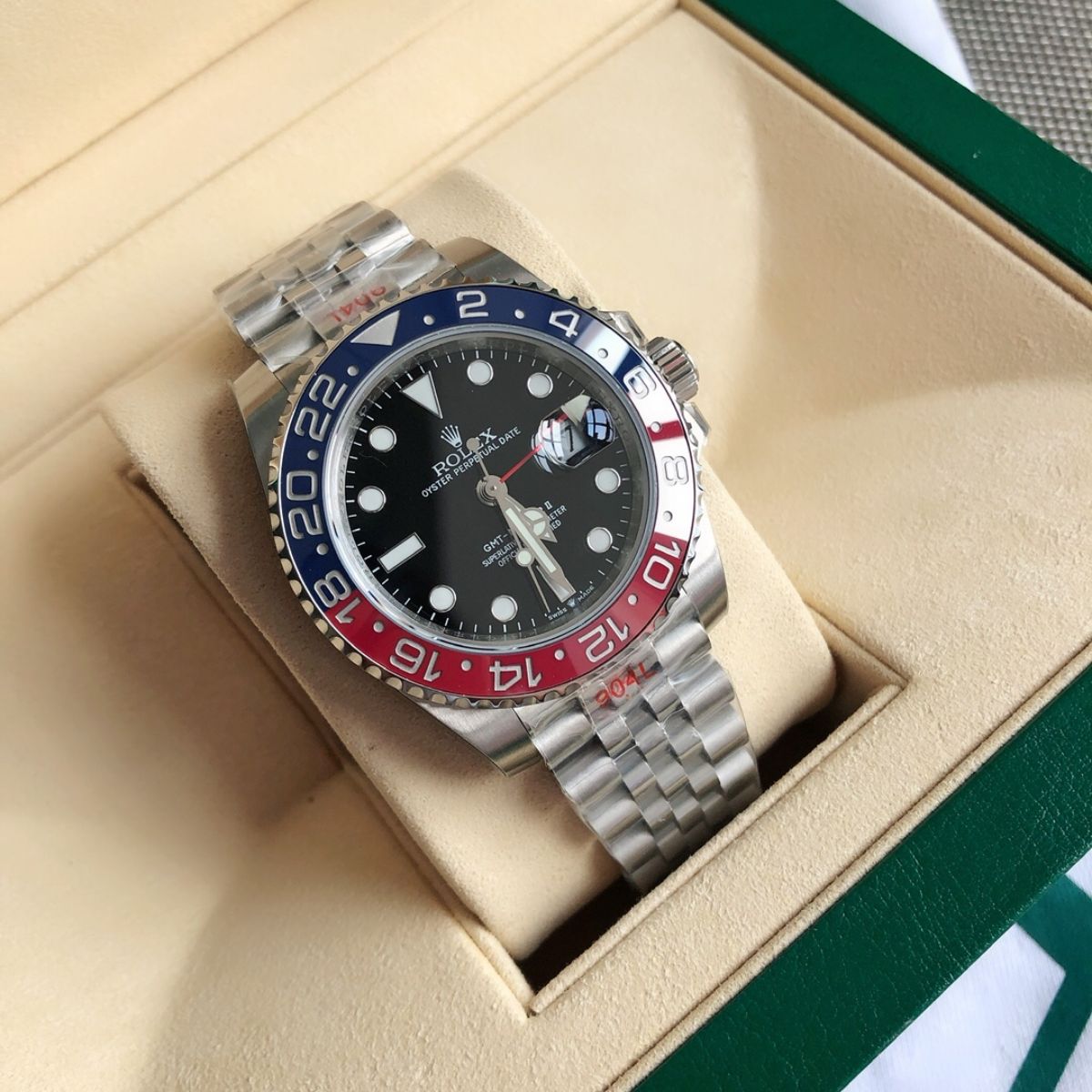 Regency Traveller Traveller 40 mm Five-Link Red and blue Bezel Black Dial 126710BLRO 8499