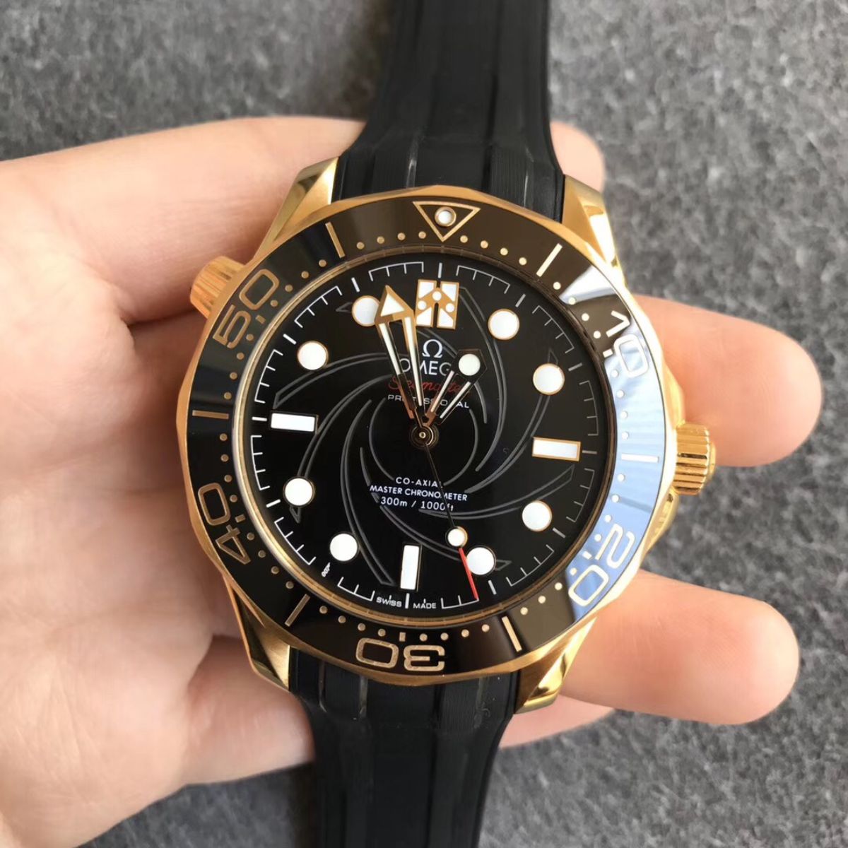 Celestial Seafarer Diver 300M 42mm Yellow Gold On Rubber Strap Black Dial 4681