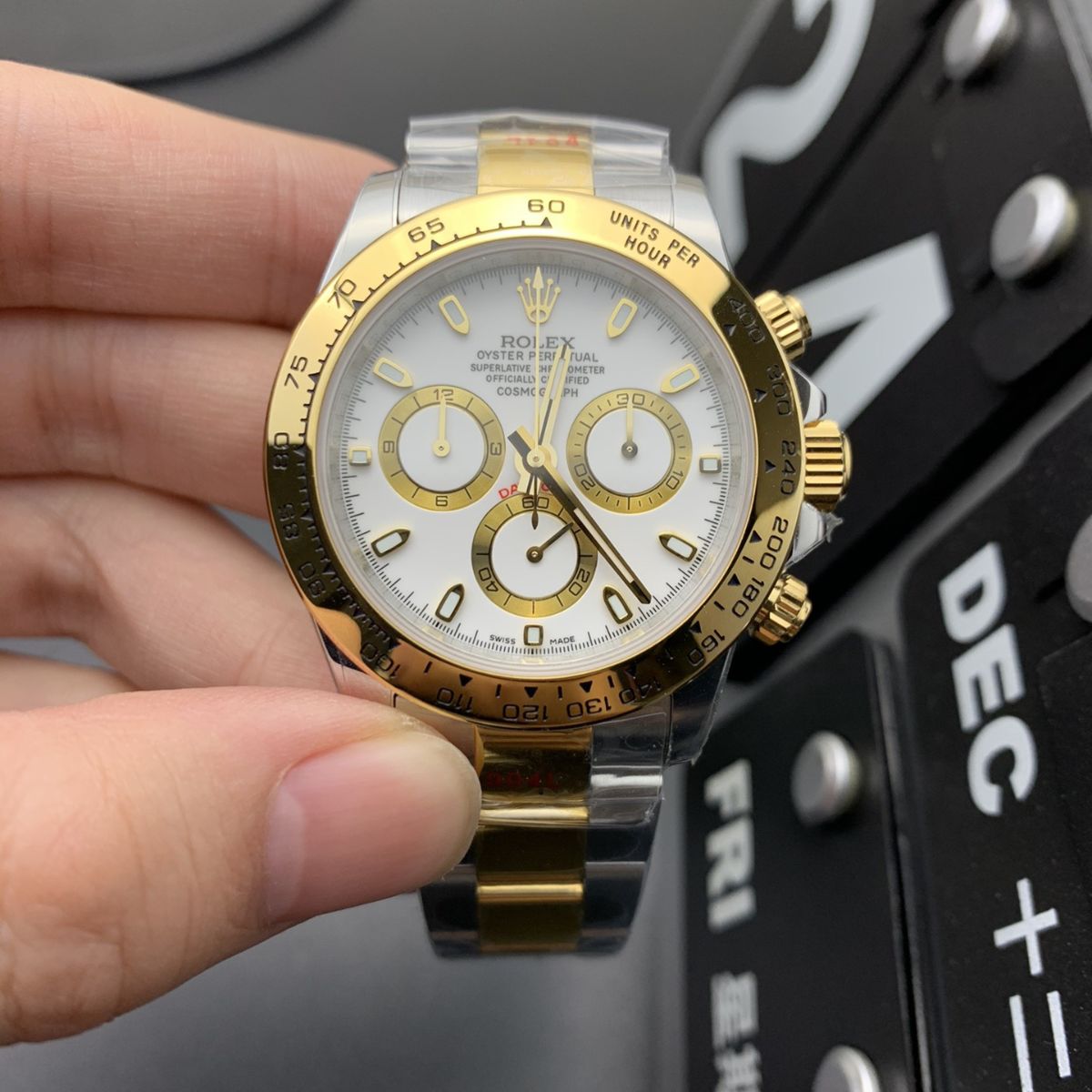 [Super Clone] Regency Racing Chronograph 40 mm Timeless Yellow Bezel White golden counter rings Dial 126503 5604