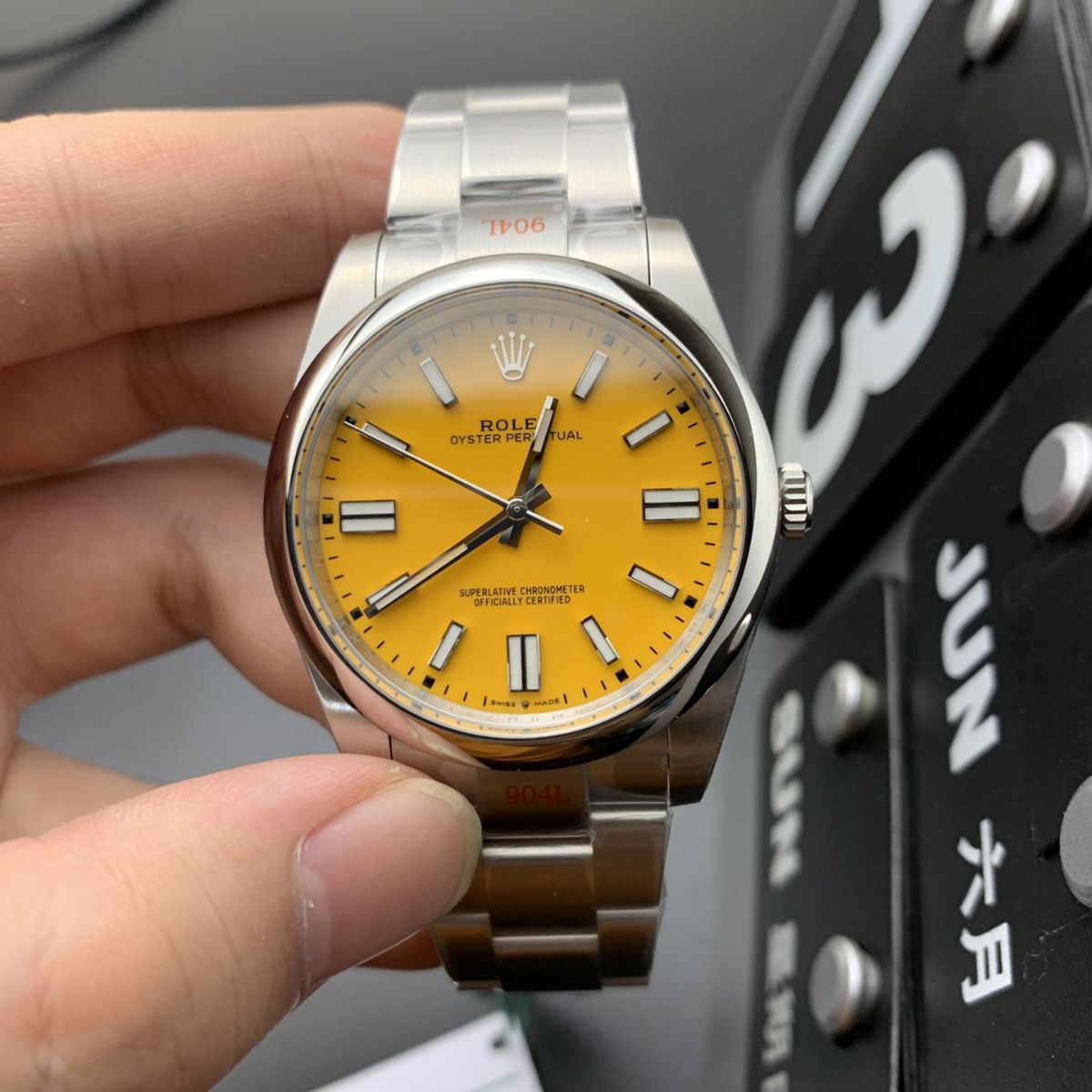Regency Timeless Perpetual 41 mm Timeless Trapeze Bezel Yellow Dial 9577