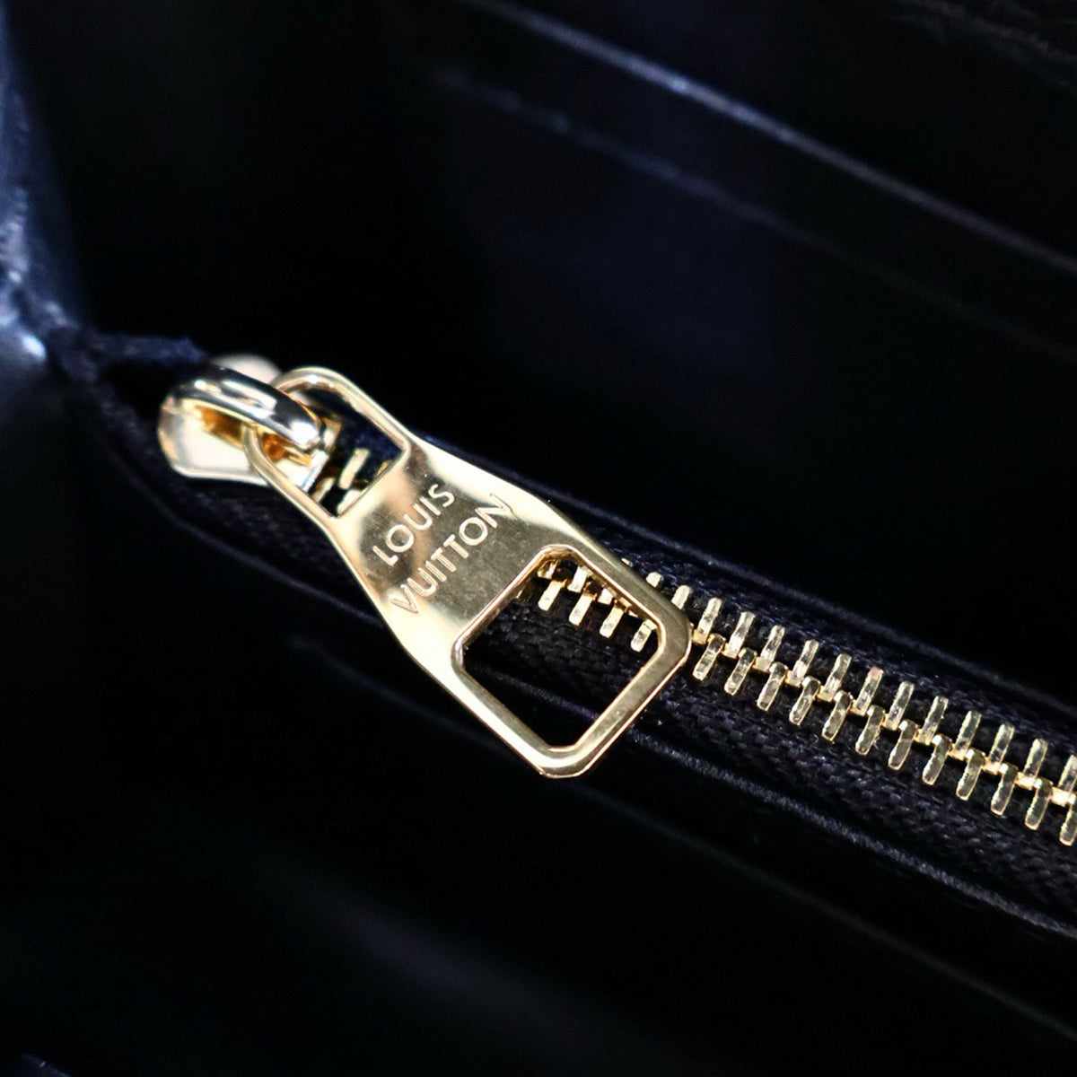 Classic Leather Bag 336778
