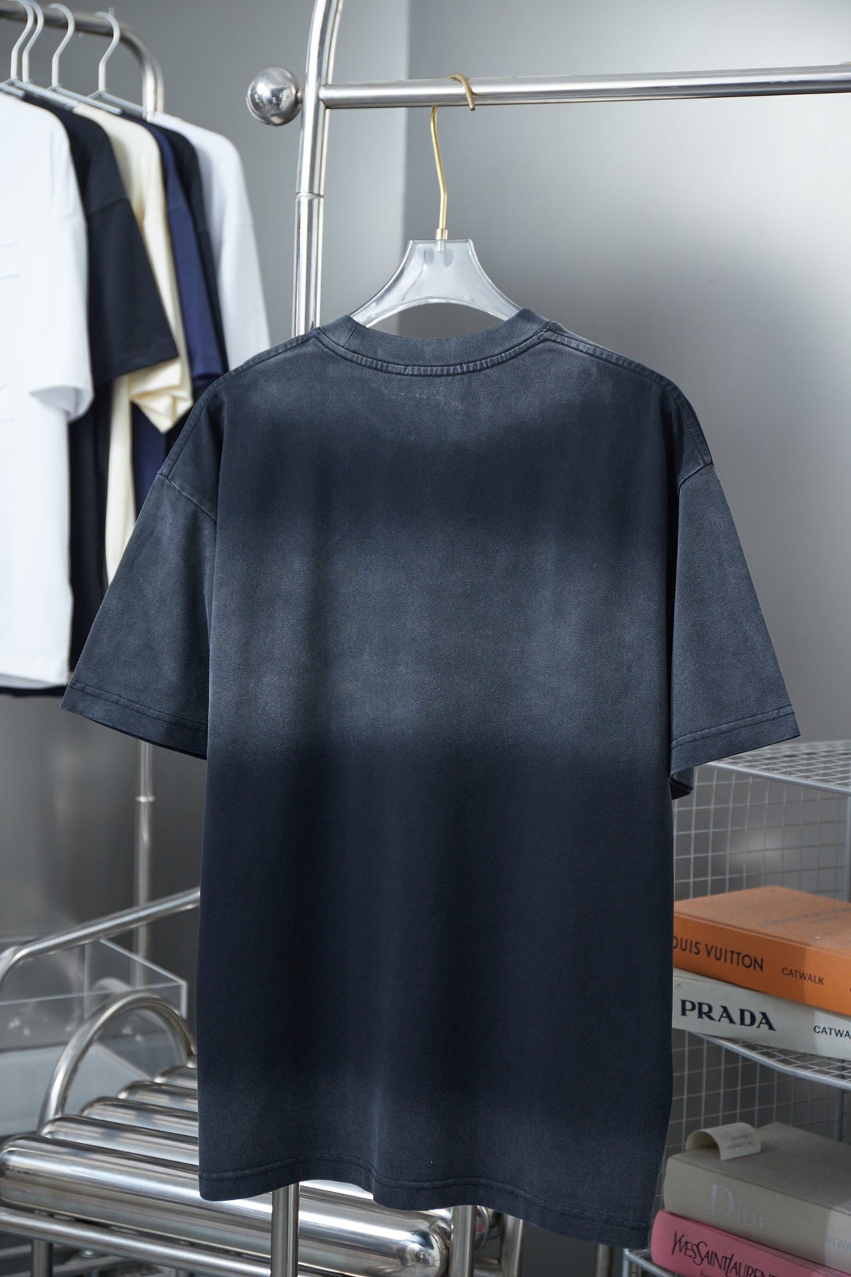 Washed fabric gradient printed t-shirt