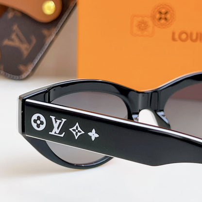 2026 A classic shape with a striking contrast of colors, highlighting the ingenuity of the design