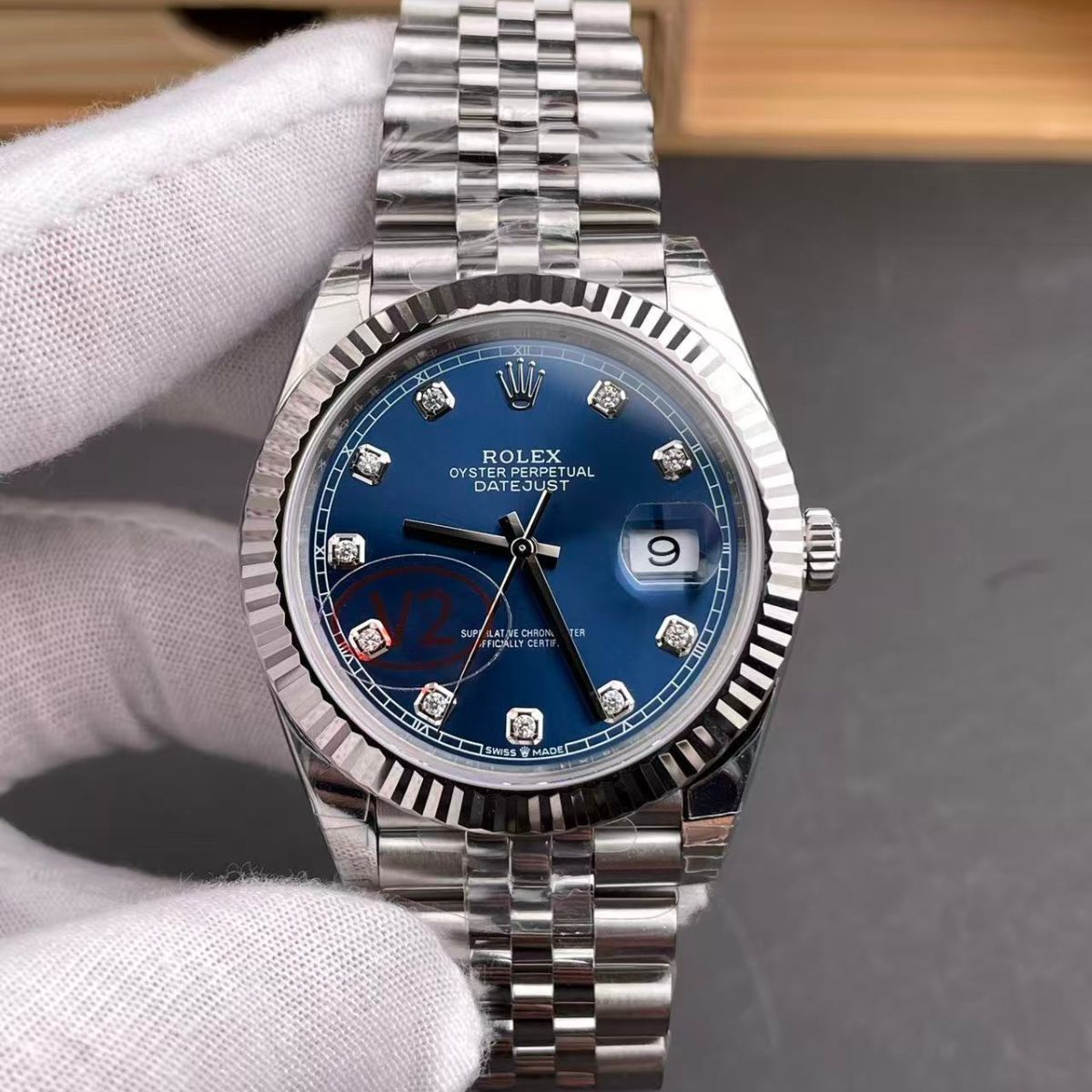 Regency Classic Date 41 mm Timeless Fluted Bezel Bright blue set with diamonds Dial 126334 9205
