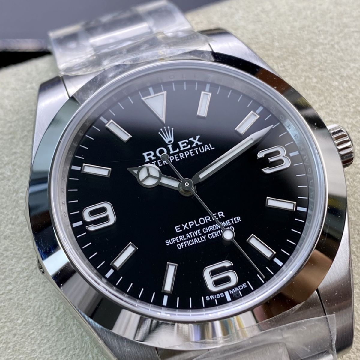 Regency Adventurer 40 mm Timeless Smooth Bezel Black Dial 224270 3888
