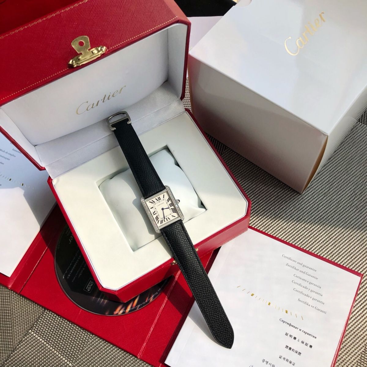 Parisian Rectangular Essential watch 33 x 27 mm 5615