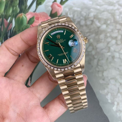 [Super Clone] Regency Weekday 40 mm Weekday Brilliant diamond set Bezel Green Dial 228348RBR Swiss movement 1092