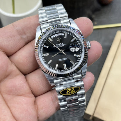 [Super Clone] Regency Weekday 40 mm Weekday Fluted Bezel Bright black set with diamonds Dial 228236 2867