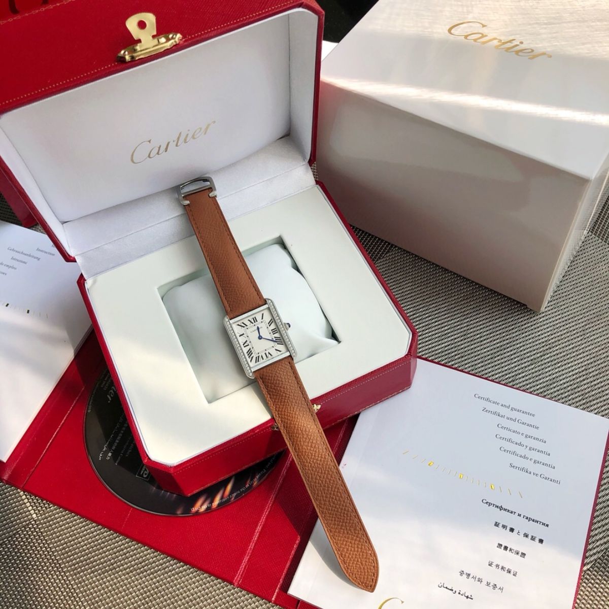 Parisian Rectangular Essential watch 33 x 27 mm 9409
