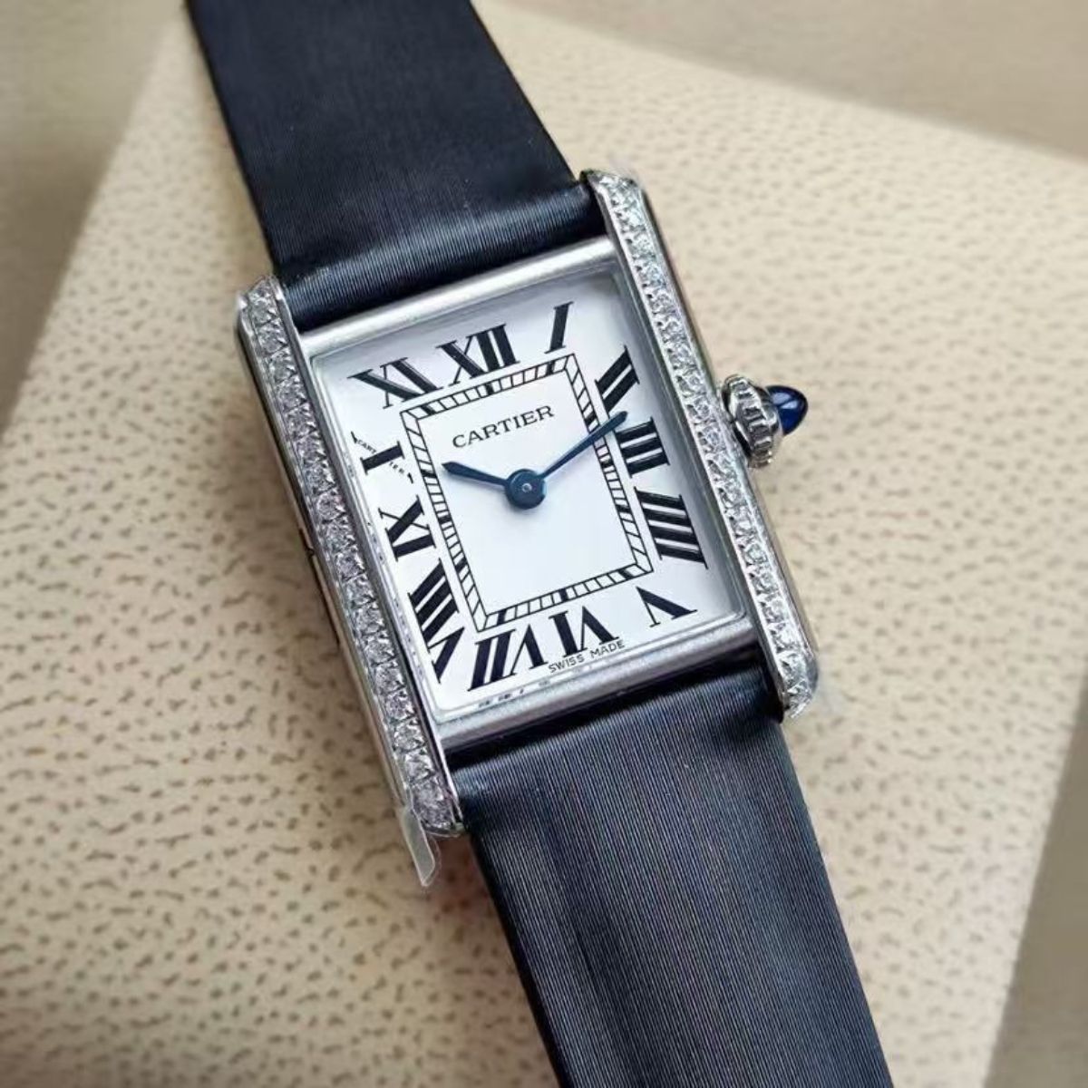 Parisian Rectangular Essential watch 29.5 x 22 mm 8055