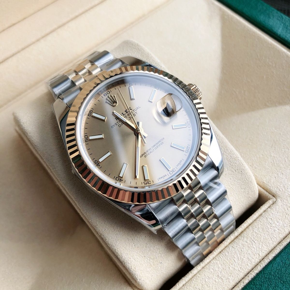 [Super Clone] Regency Classic Date 41 mm Five-Link Fluted Bezel Champagne colour Dial 126333 8945
