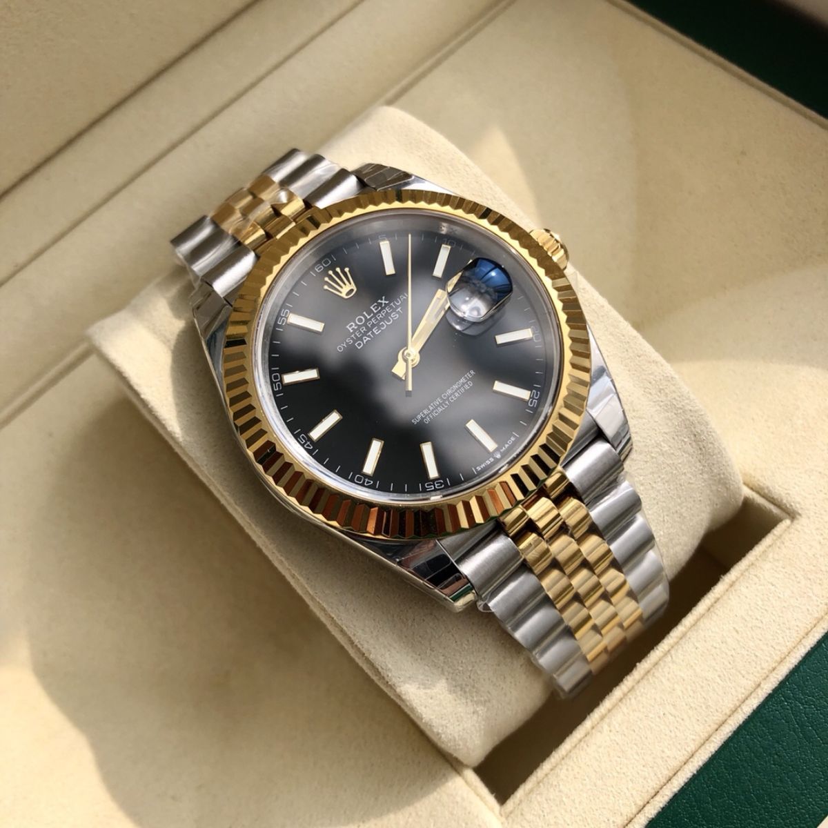 [Super Clone] Regency Classic Date 41 mm Five-Link Fluted Bezel Bright black Dial 126333 4590