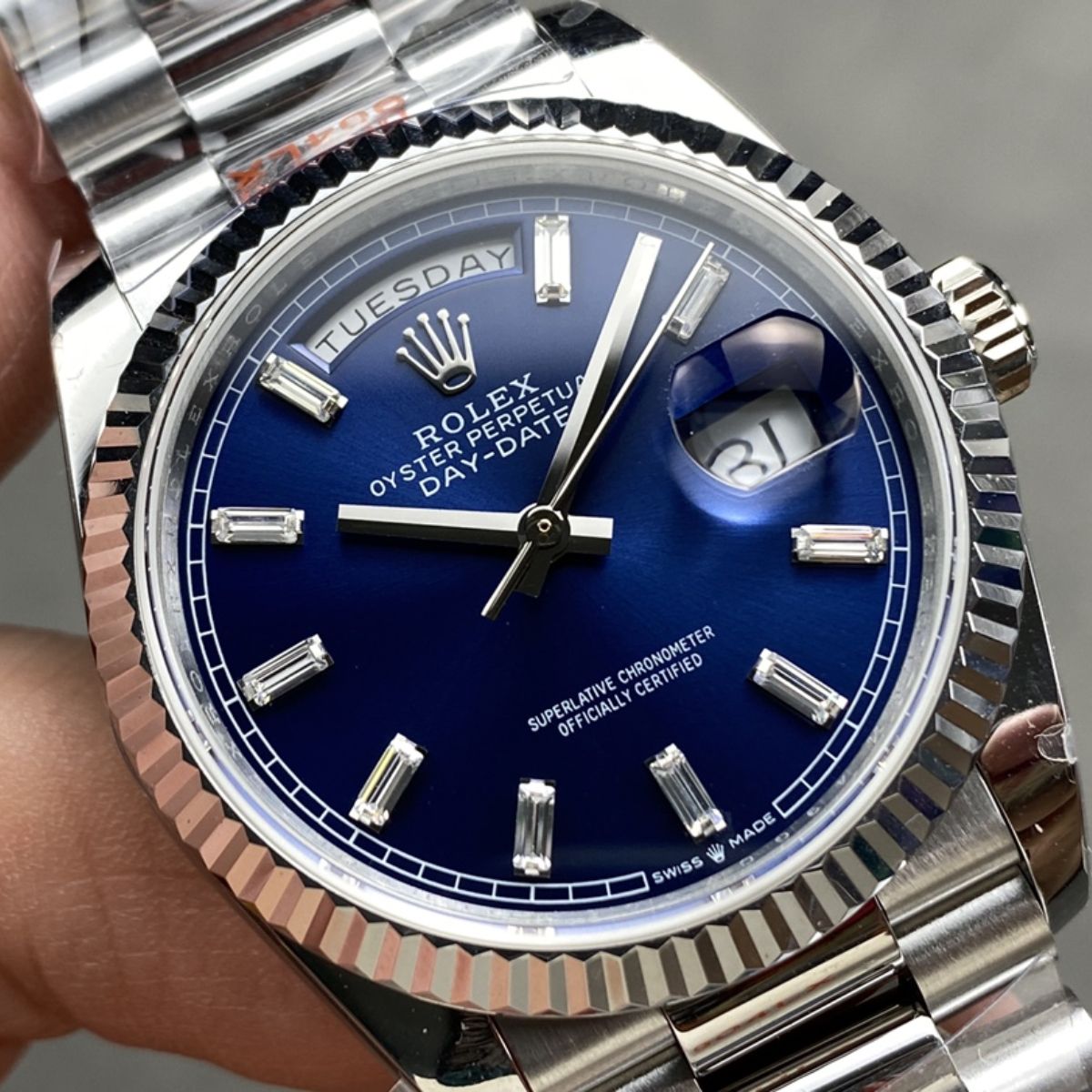 Regency Weekday 36 mm Weekday Fluted Bezel Bright blue Dial 128239 9755