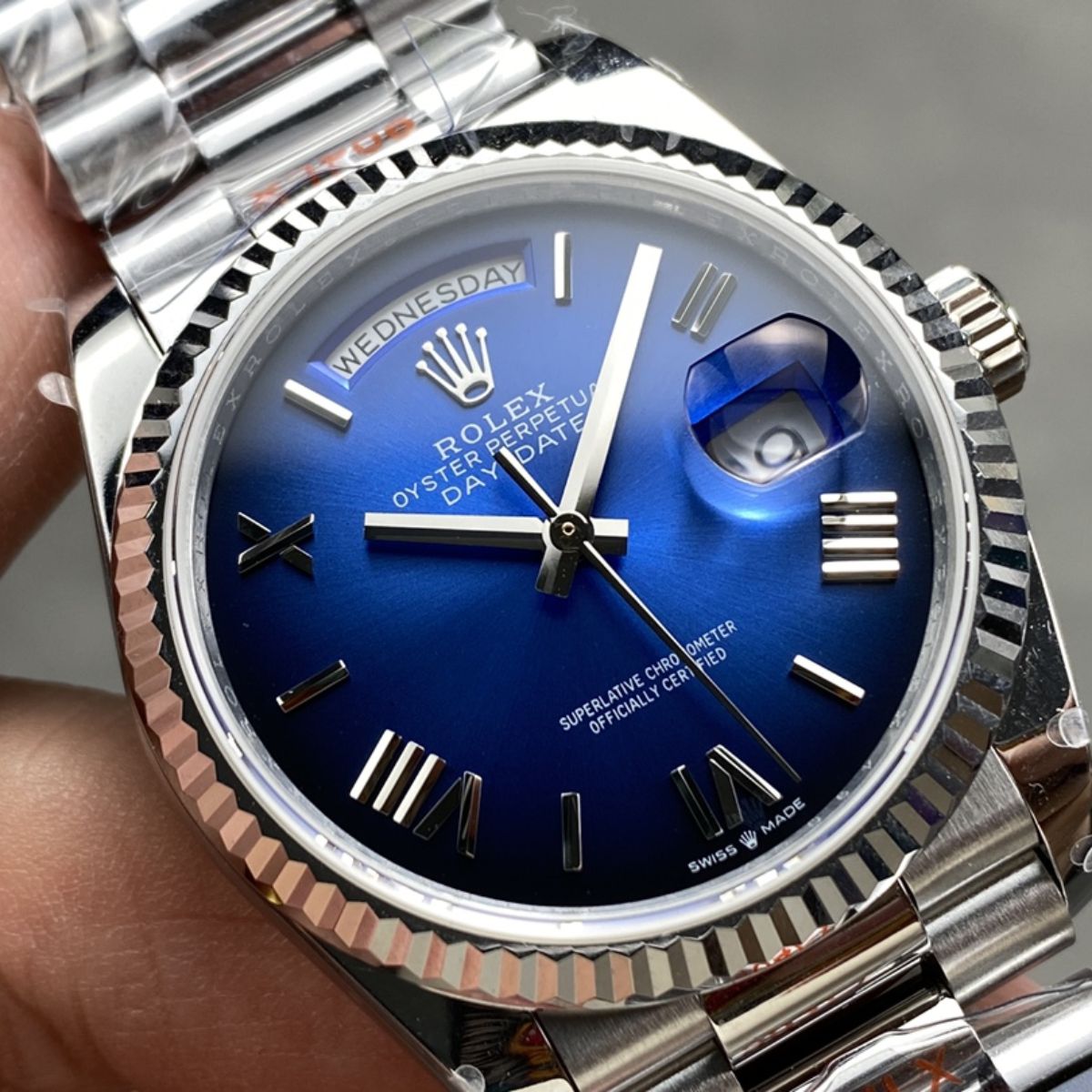 Regency Weekday 36 mm Weekday Fluted Bezel Blue ombre Dial 128239 8307