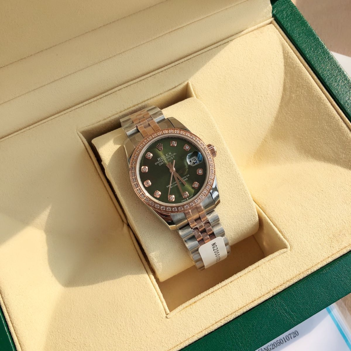 [Super Clone] Regency Ladies Classic Date 28 mm Five-Link Brilliant diamond set Bezel Olive green set with diamonds Dial 279381RBR 2874