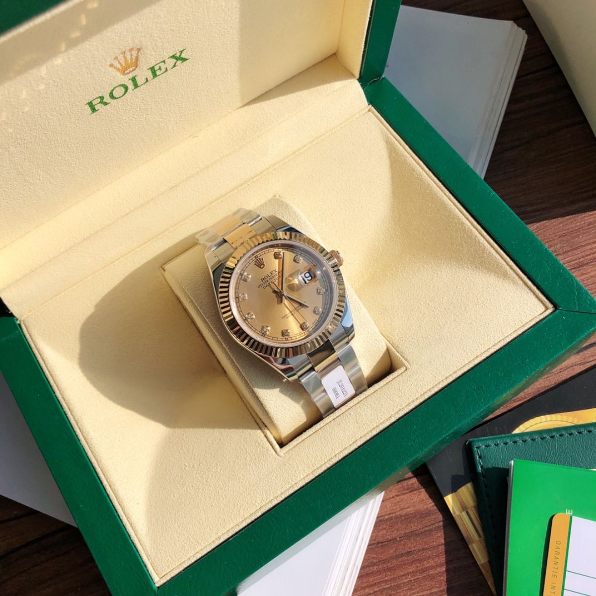Regency Classic Date 41 mm Timeless Fluted Bezel Champagne colour set with diamonds Dial 126333 7116