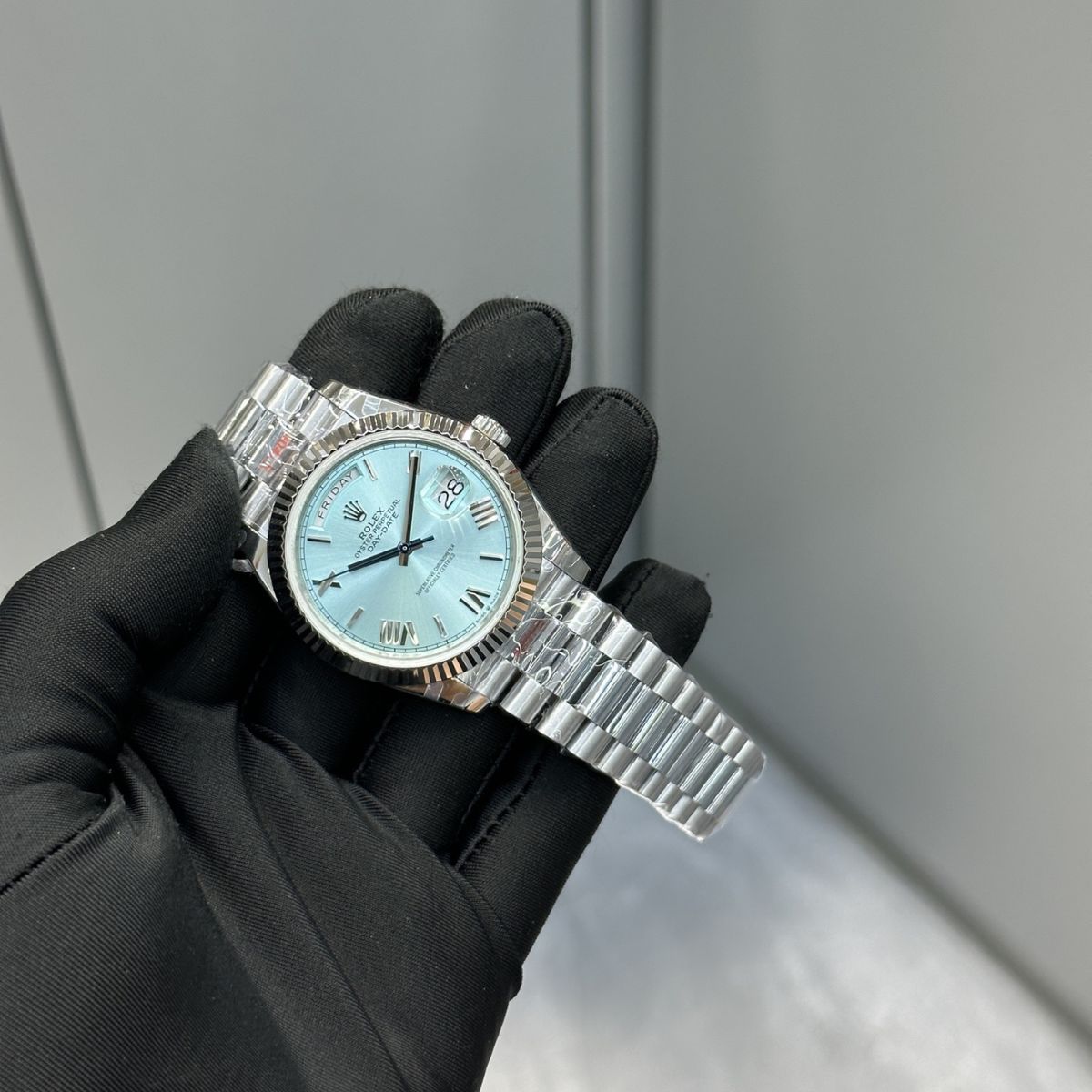 Regency Weekday 36 mm Weekday Fluted Bezel Ice blue Dial 128236 1088