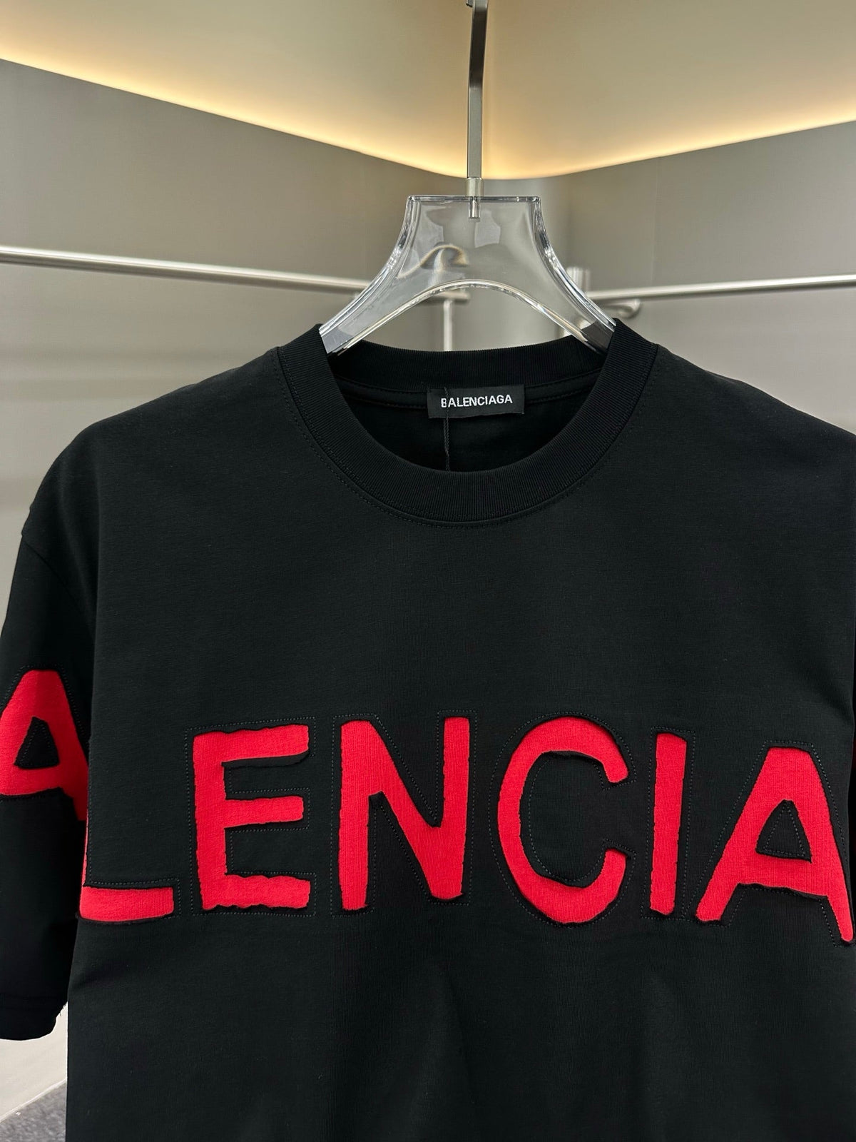 New high quality patch embroidery t-shirt