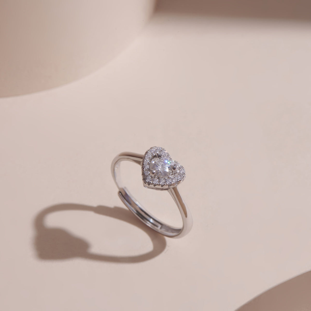 ELVORIA 4mm Moissanite Ring GRA ELVDA94 – Platinum Plated 925 Sterling Silver (Adjustable)