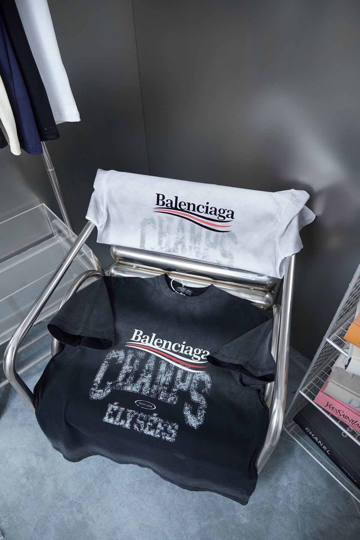 Washed fabric gradient printed t-shirt