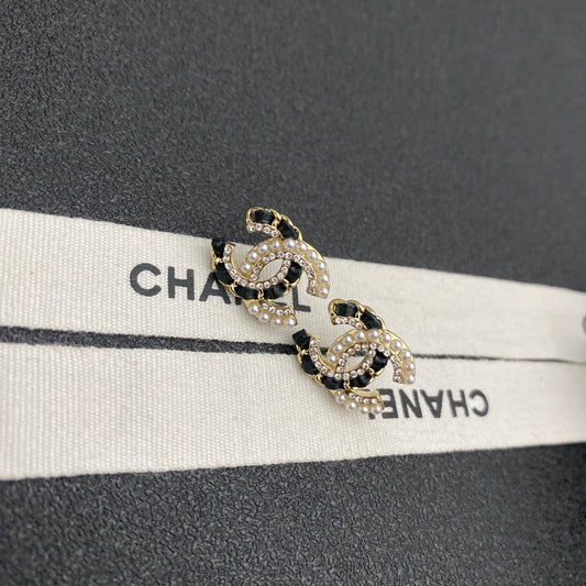 Sparkling Diamond Pearl Leather Earrings