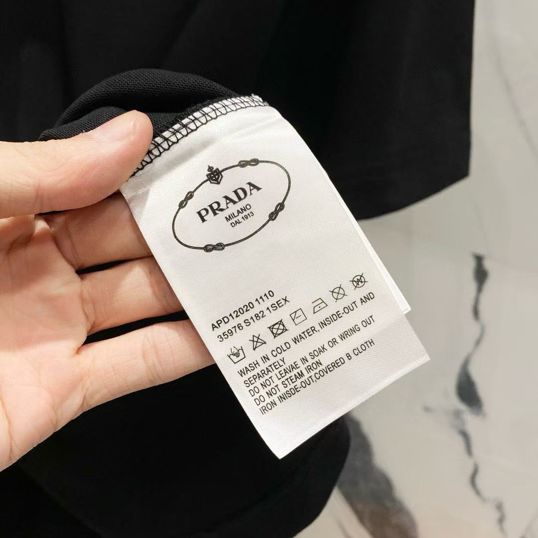 High quality craftsmanship metal logo t-shirt