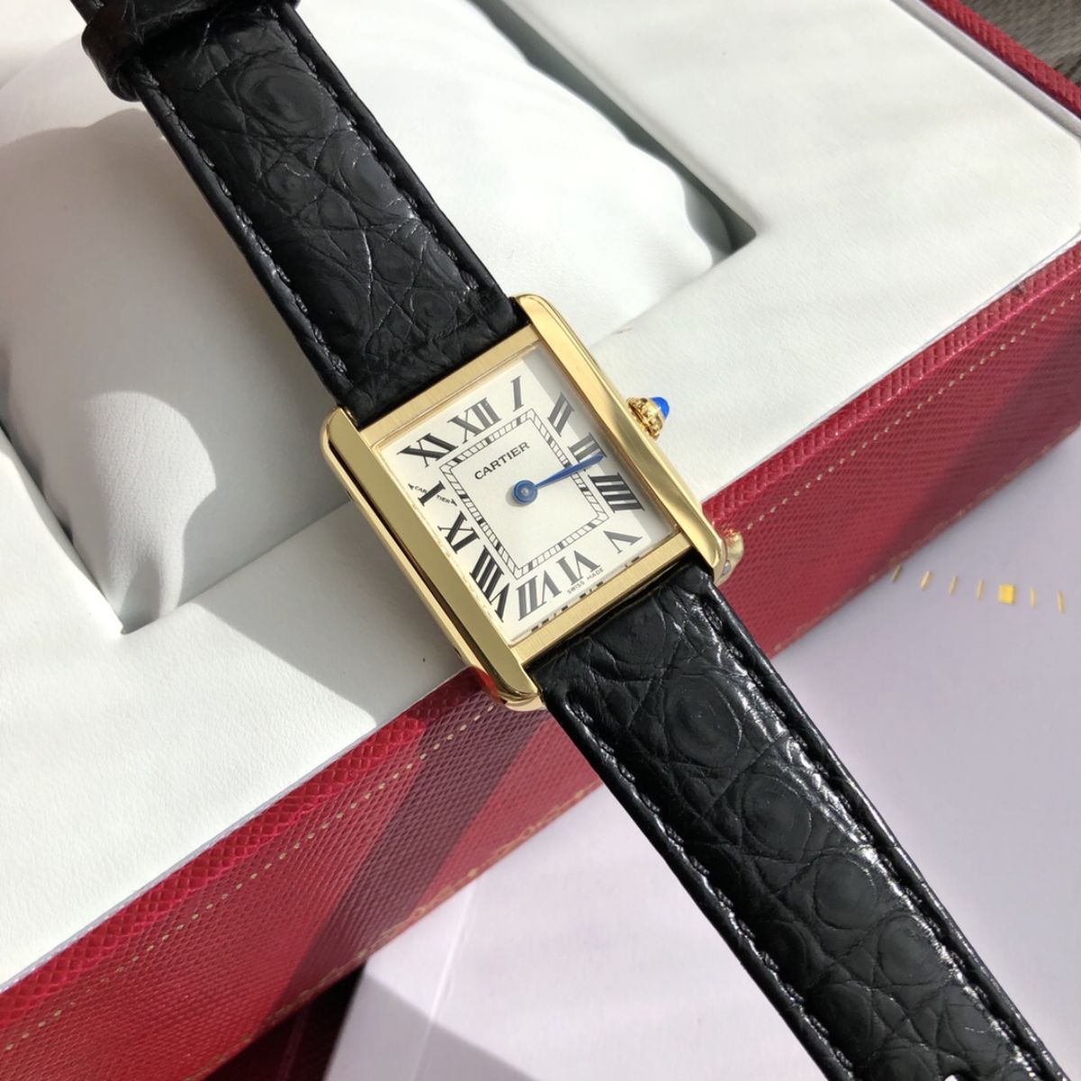 Parisian Rectangular Essential watch 31 x 24 mm 3012