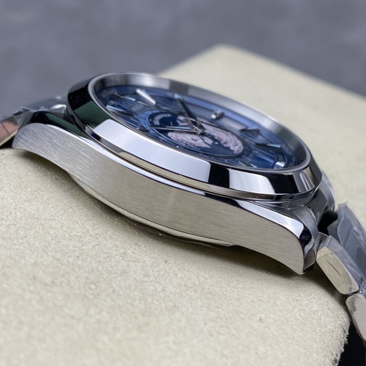 Celestial Aqua Sport Worldtimer 150M 43mm Steel On Steel Blue Dial 6518