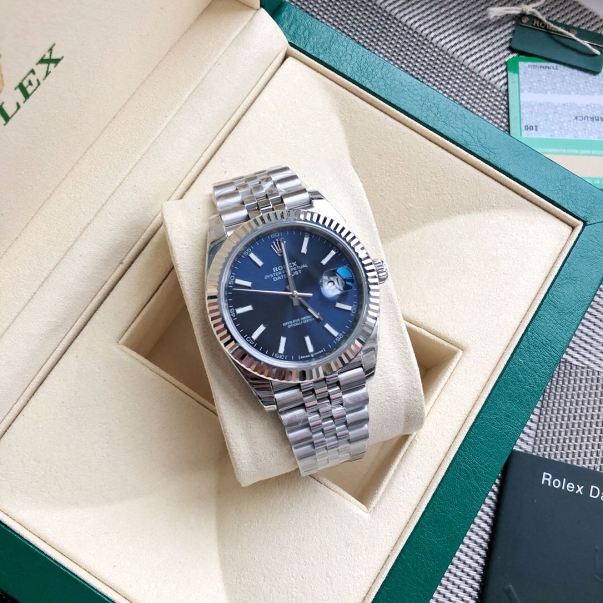 Regency Classic Date 41 mm Five-Link Fluted Bezel Bright blue Dial 126334 7483