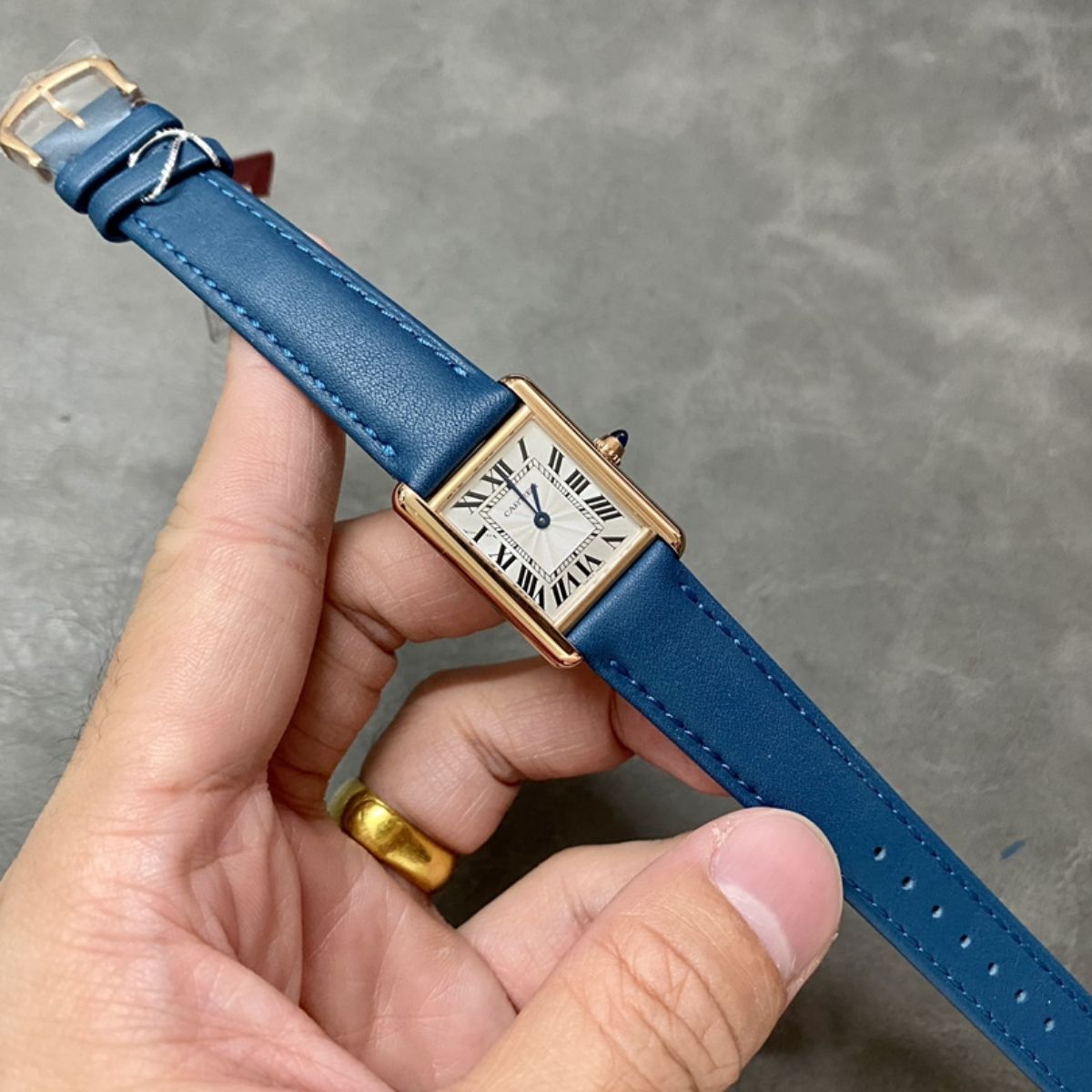 Parisian Rectangular Essential watch 29.5 x 22 mm 5105