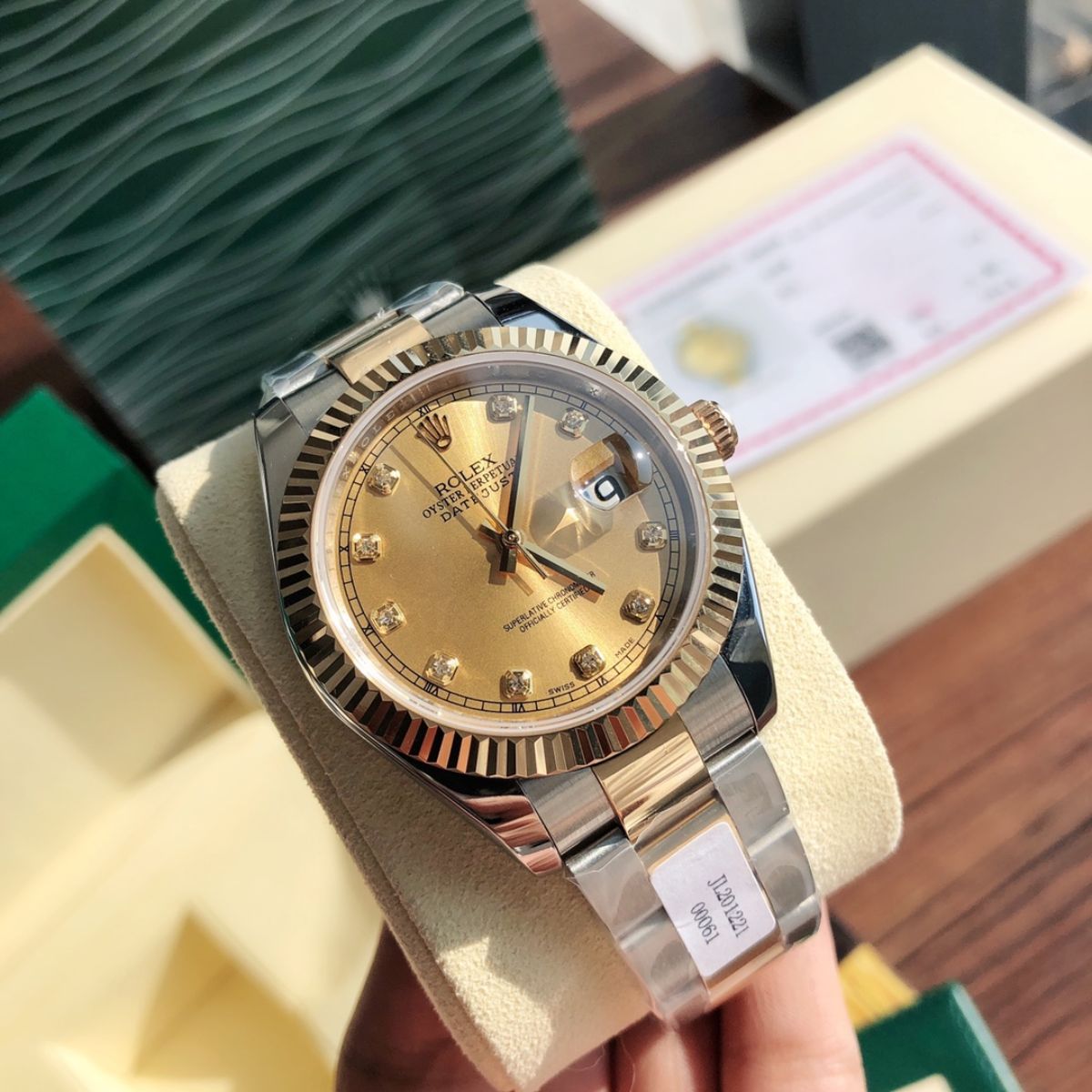 Regency Classic Date 41 mm Timeless Fluted Bezel Champagne colour set with diamonds Dial 126333 7116