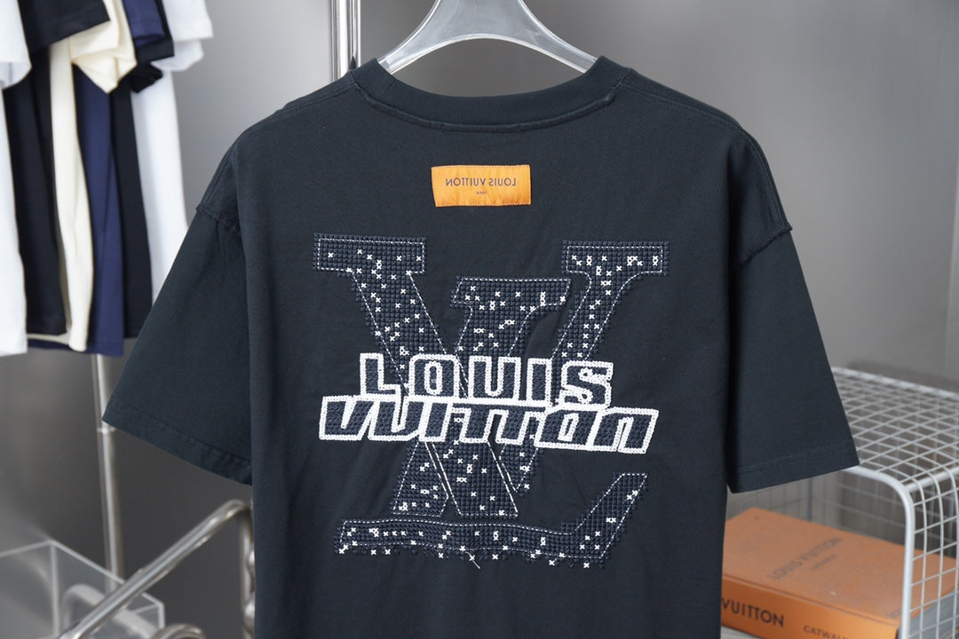 New embroidered cotton t-shirt