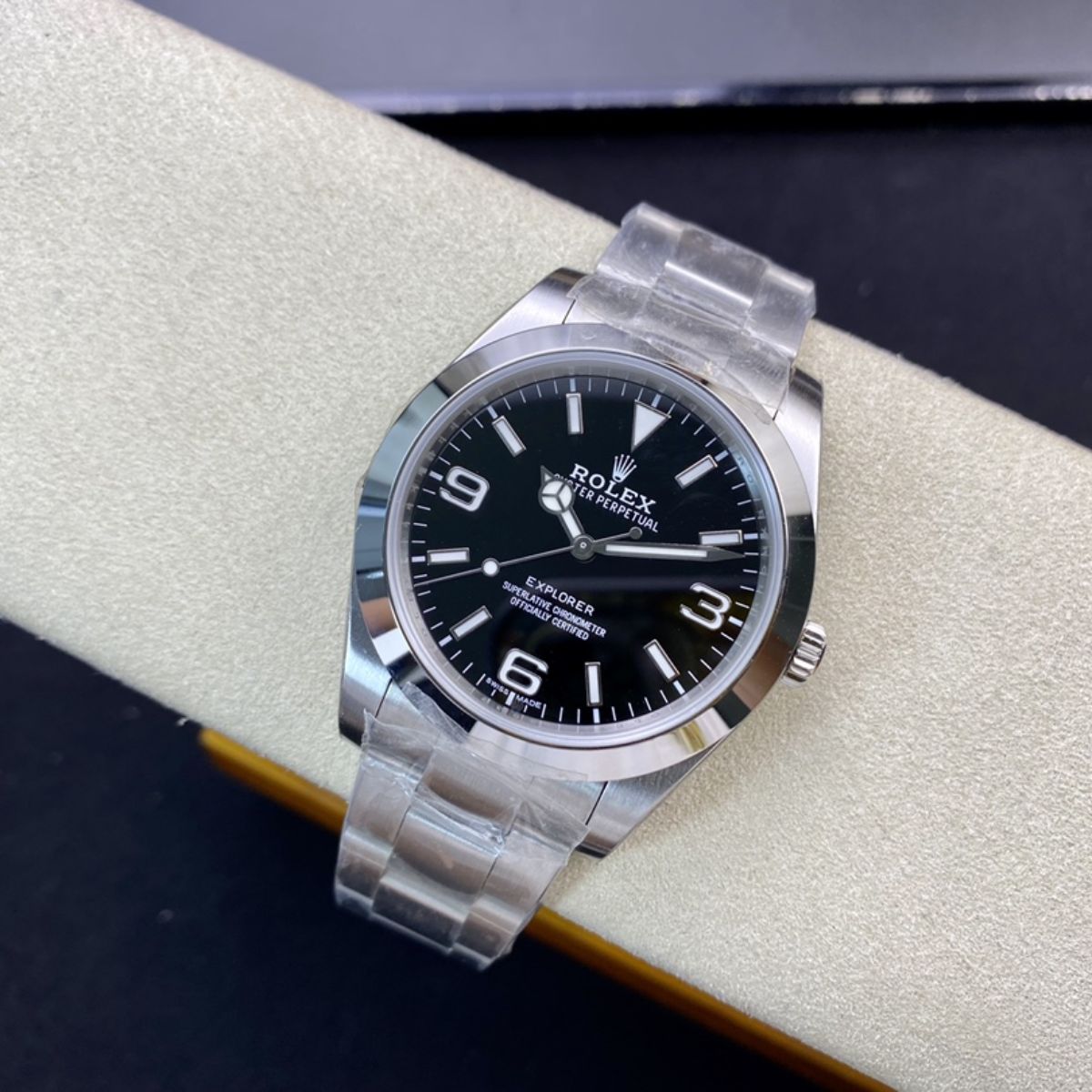 Regency Adventurer 40 mm Timeless Smooth Bezel Black Dial 224270 3888