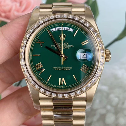 [Super Clone] Regency Weekday 40 mm Weekday Brilliant diamond set Bezel Green Dial 228348RBR Swiss movement 1092