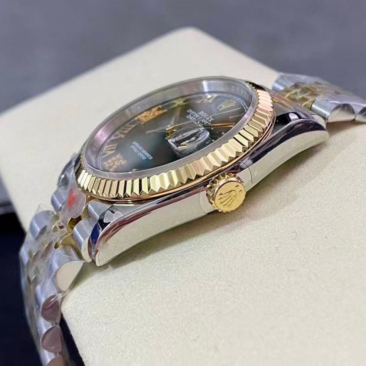 Regency Classic Date 36 mm Five-Link Fluted Bezel Olive green Dial 9626