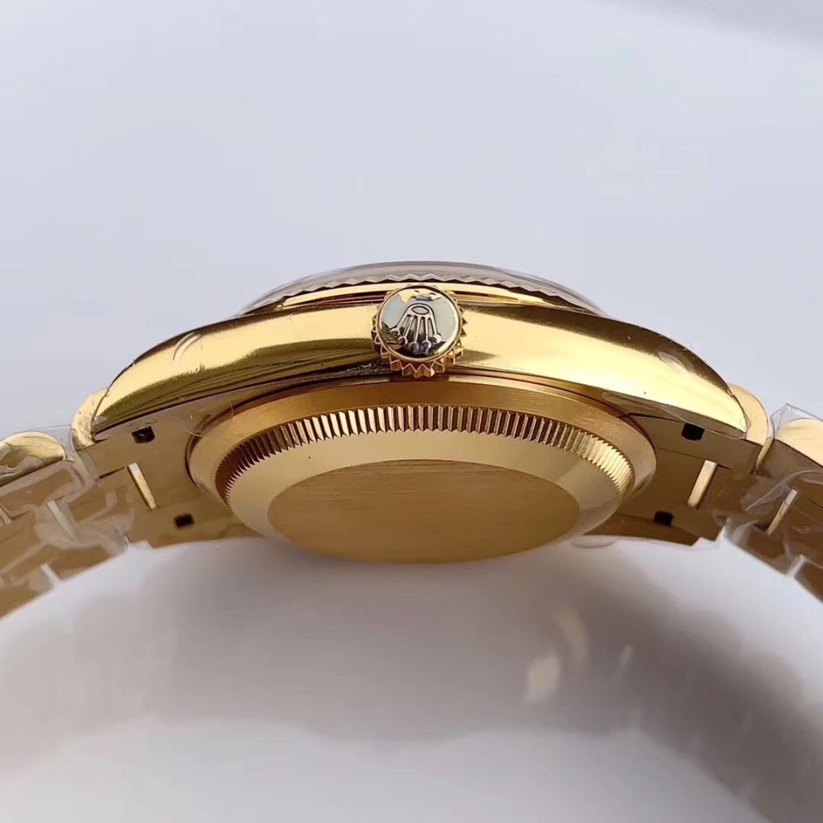[Super Clone] Regency Weekday 36 mm Weekday Fluted Bezel Champagne colour set with diamonds Dial 128238 2532