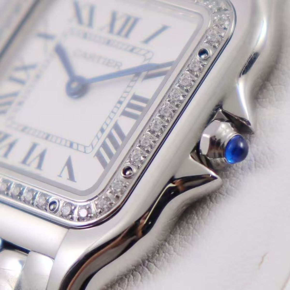 Parisian Panthère de Parisian watch 27 x 37 mm – Diamond Bezel 2309