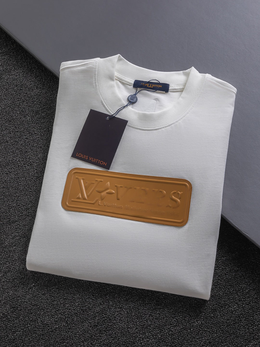 Three-dimensional printing t-shirt