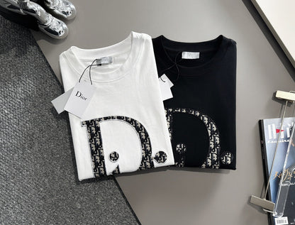 Classic pattern embroidery t-shirt