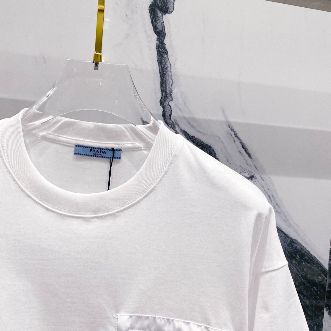 Metal logo carry pocket t-shirt