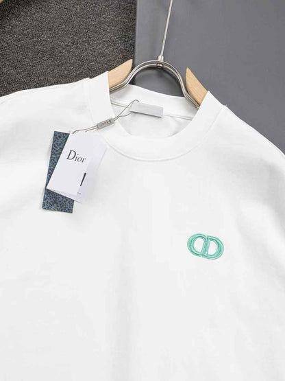Embroidery stitching t-shirt