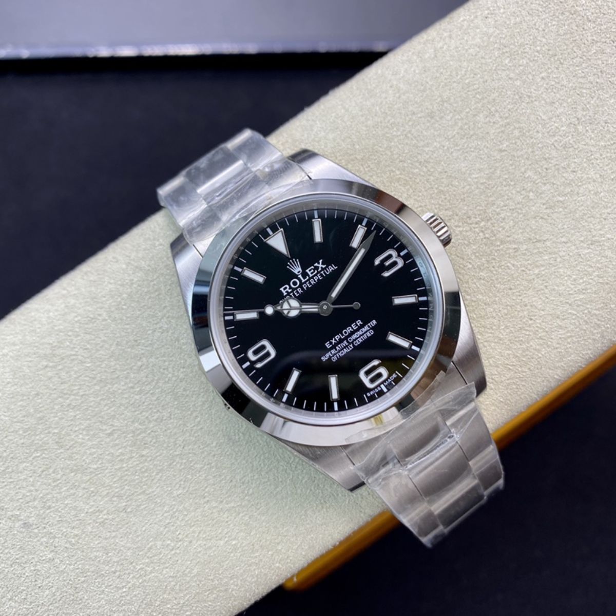 Regency Adventurer 40 mm Timeless Smooth Bezel Black Dial 224270 3888