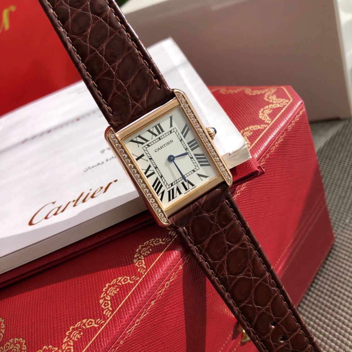 Parisian Rectangular Essential watch 33 x 27 mm 8480